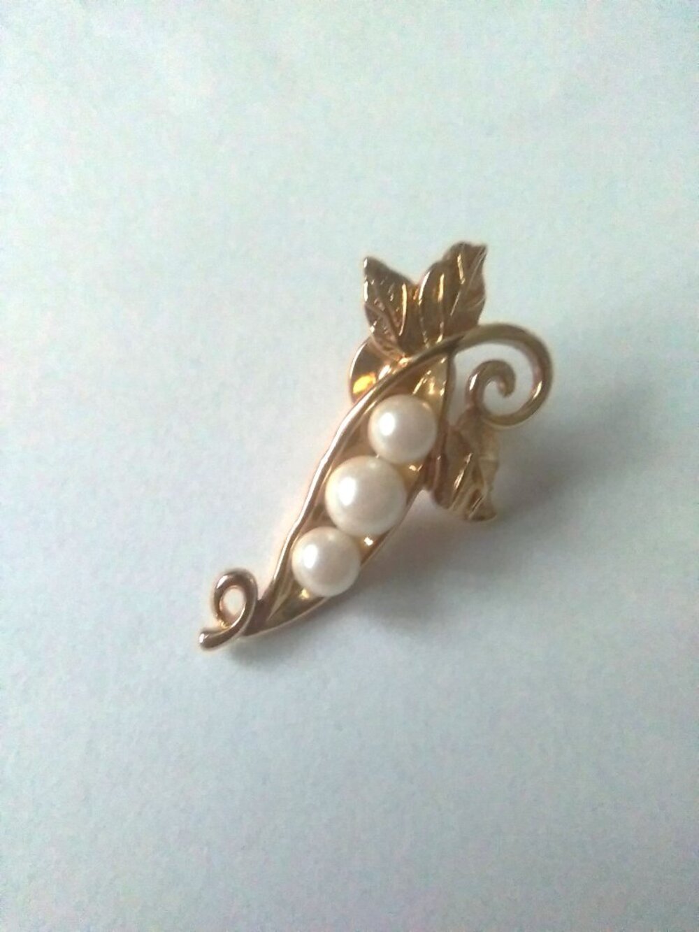 Vintage Faux Pearl Gold-Tone Pea Tie Tack Brooch